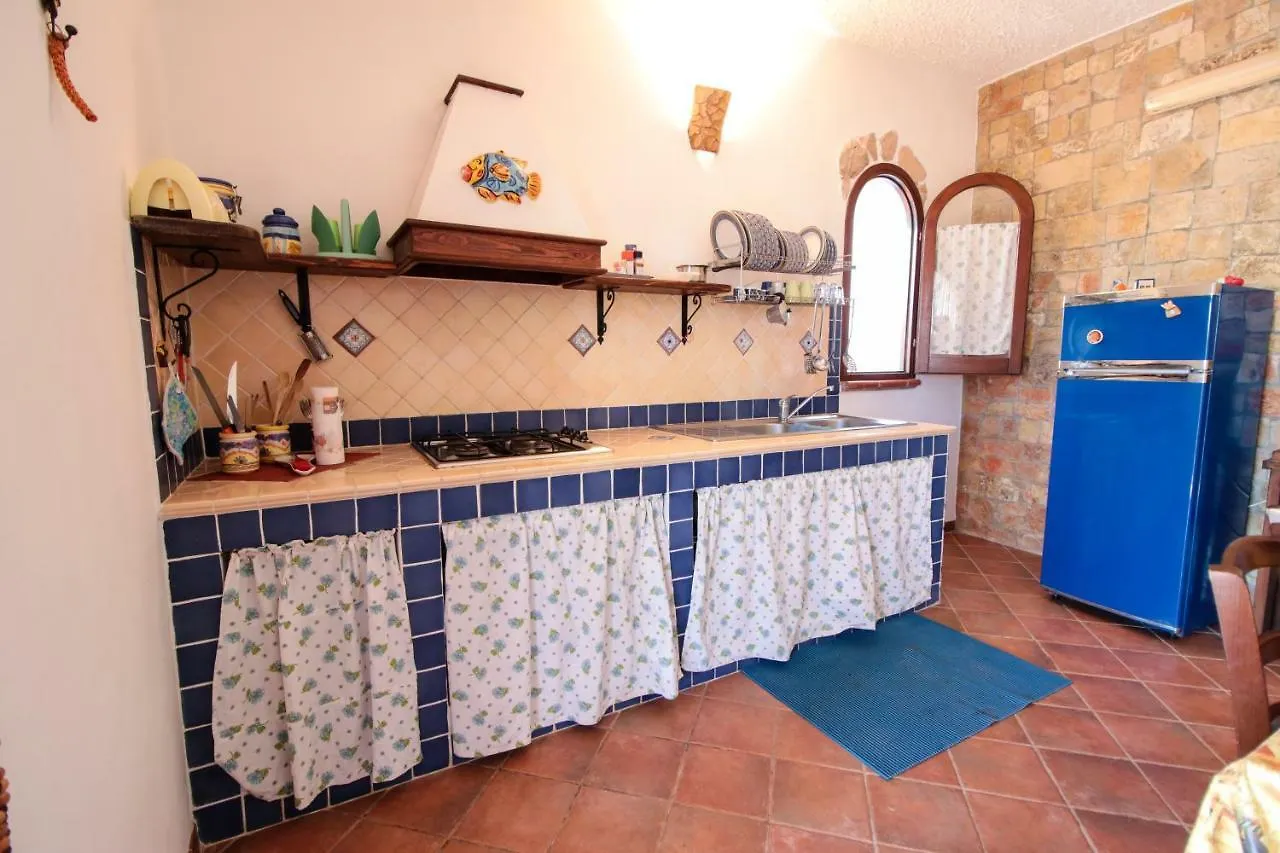 Aparthotel Dammusi del Sole LMP Italia