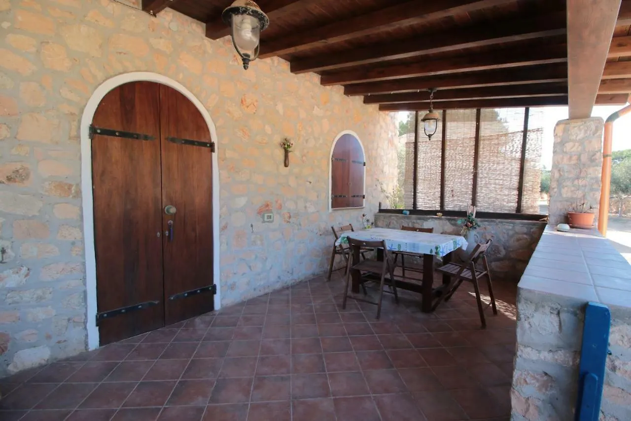Aparthotel Dammusi del Sole LMP