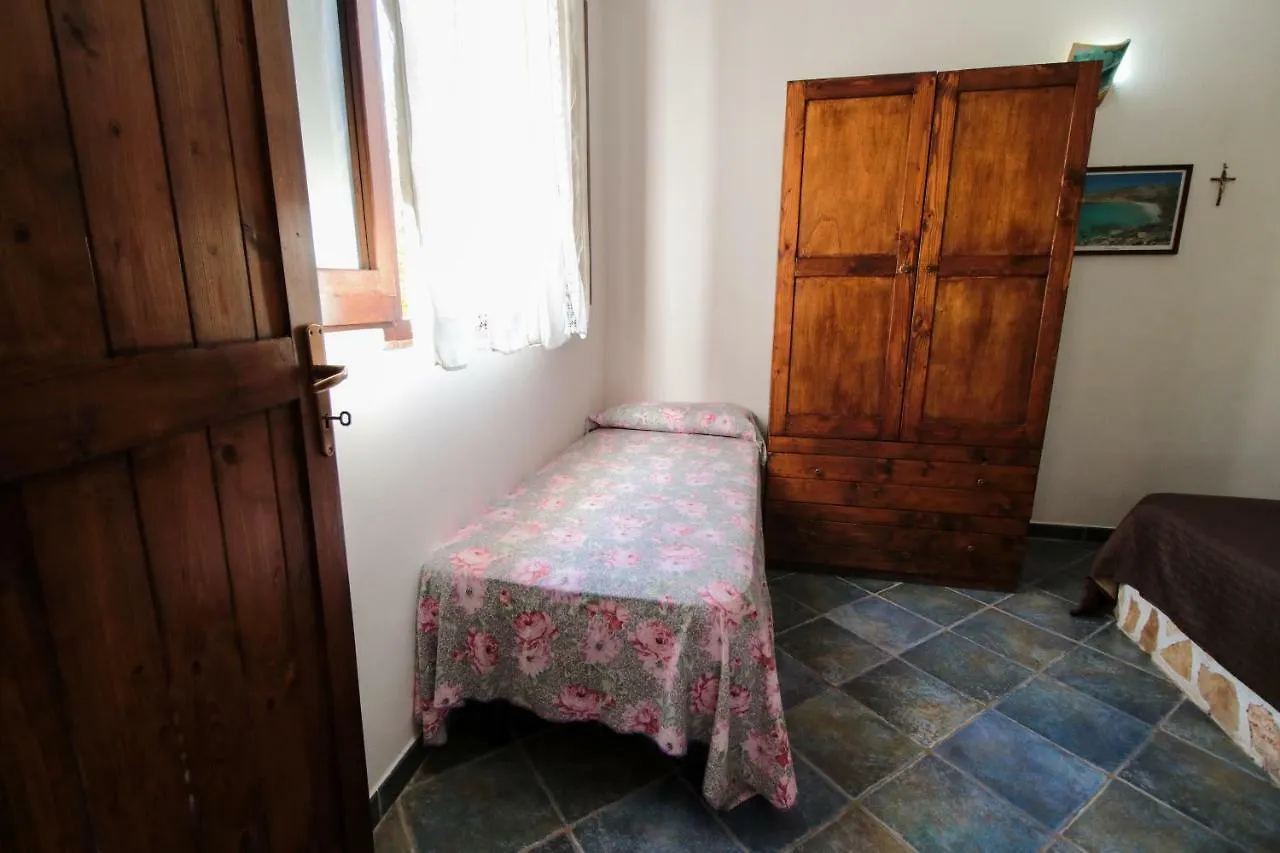 Aparthotel Dammusi del Sole LMP 0*,