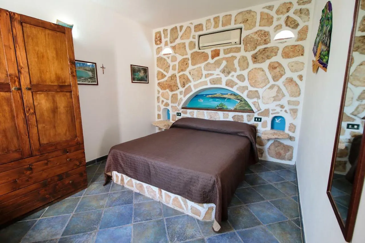 Aparthotel Dammusi del Sole LMP 0*,  Italia